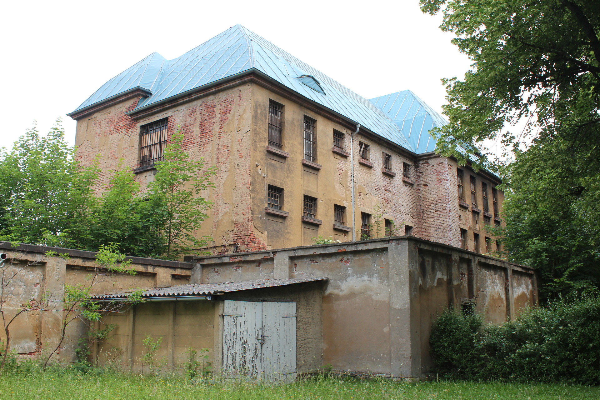 Außenansicht des Gefangenenhaus von Oederan